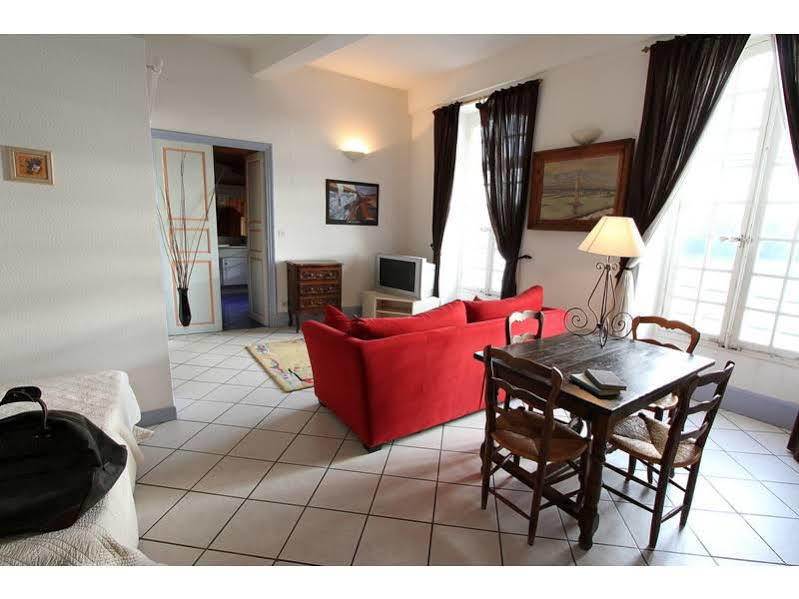 Logis Hotel Le Prieure Bourg-Saint-Andeol Bagian luar foto